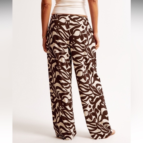 Abercrombie & Fitch Drapey Resort Pant | Size XS - Picture 4 of 8